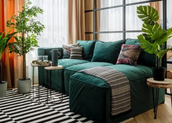 Jól eltalált színek, kényelmes, modern elosztás és berendezés fiatal hölgy 55m2-es új lakásában