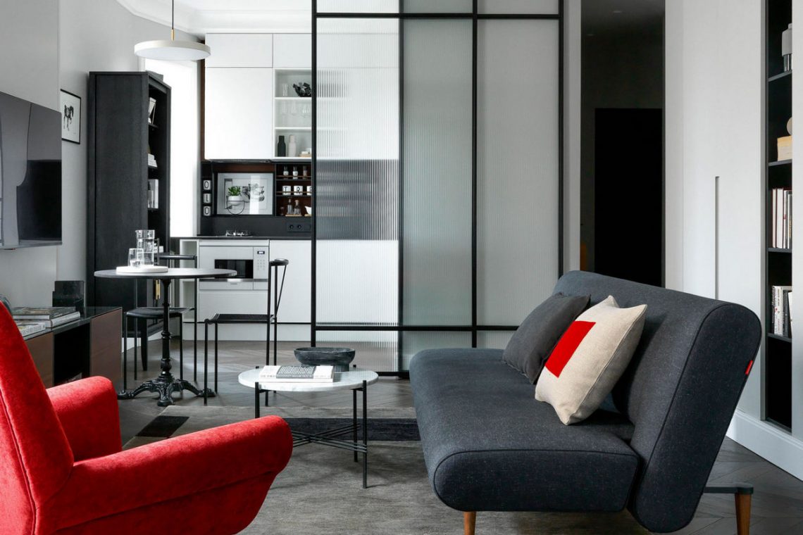 Piros és szürke szép harmóniája, modern berendezés 50m2-en, okosan kialakított terekkel