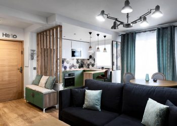 Elavult lakásberendezés felújítása és frissítése modern, kortárs dekorációval és színekkel 55m2-en