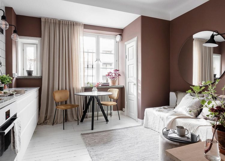 Szép falszín egy különlegesen hangulatos kis lakásban, galériával, gardróbhelyiséggel 23m2-en