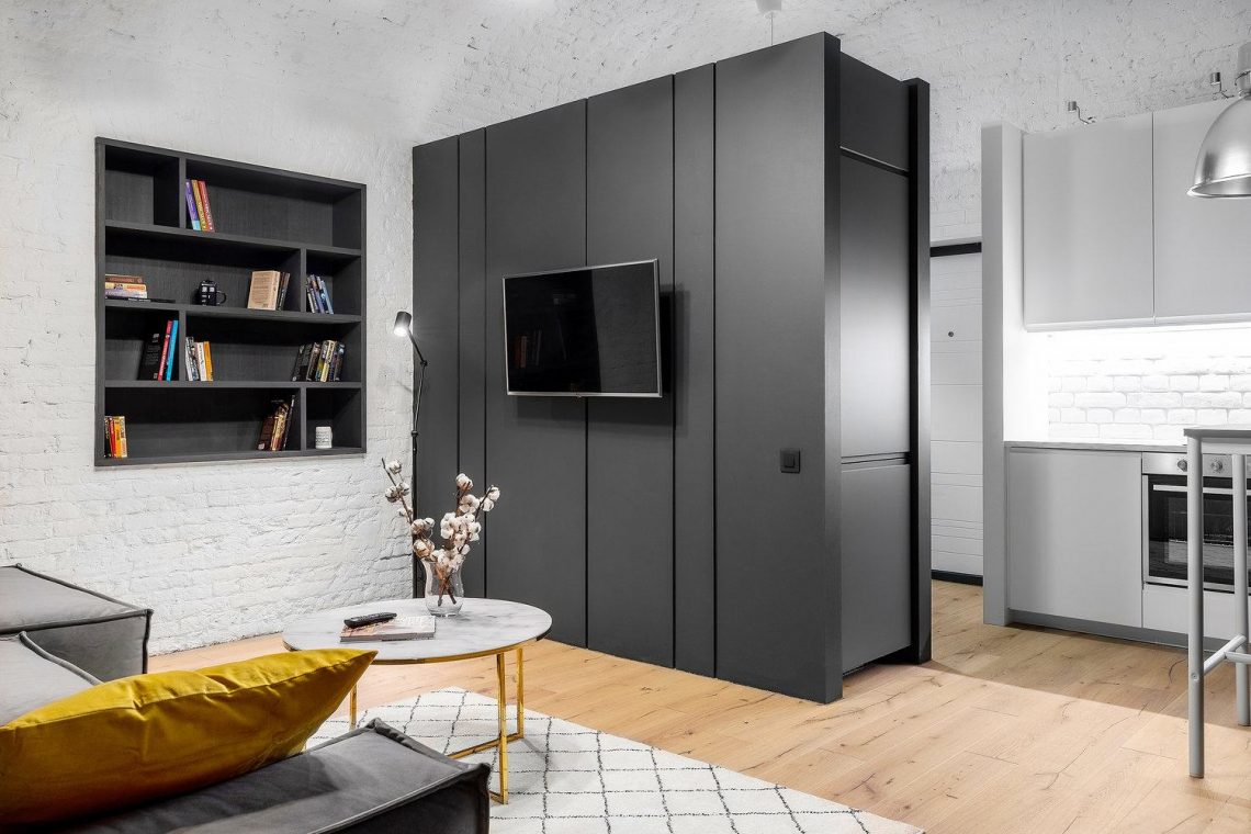 Fehérre és szürkére festett téglafalak, új, modern berendezés IKEA bútorokkal 43m2-en