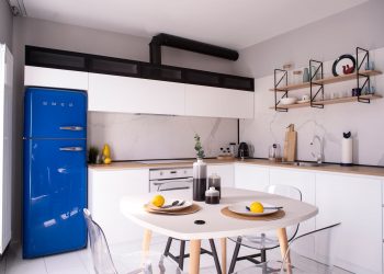 Fiatal pár gyerekkel 48m2-en, érdekes, friss lakberendezés minimalista megközelítéssel