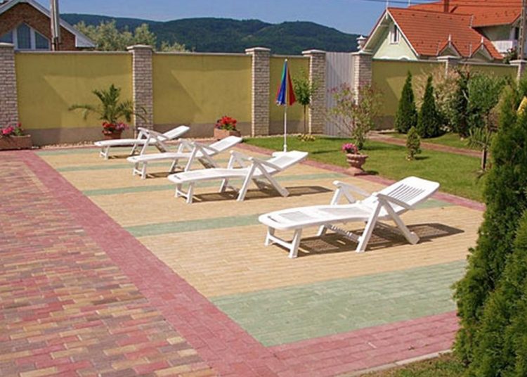 Térkő a kertben: nem csupán szimpla burkolat