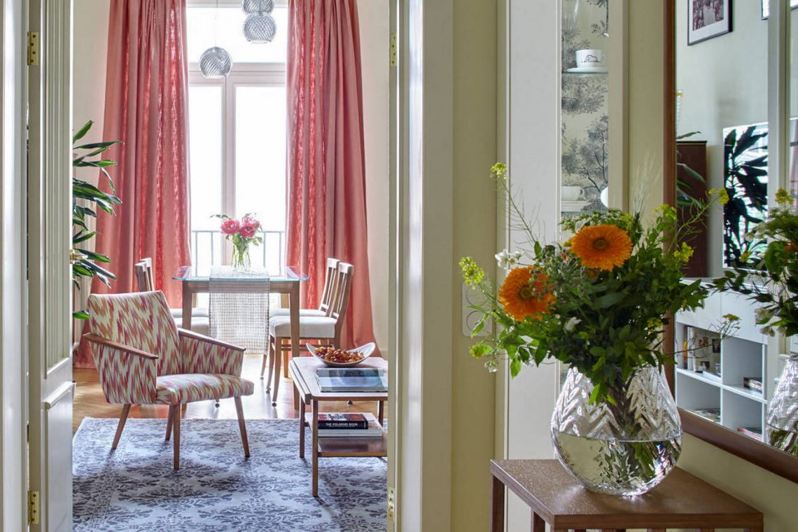 Nagyon otthonos és ízléses berendezés, 60m2-en körben kialakított helyiségek, konyha és fürdőszoba cseréje