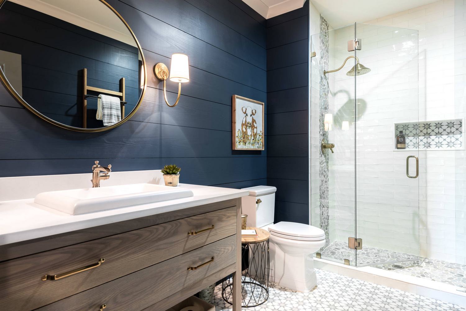 kék - 14 látványos szín ötlet új fürdőszoba elevenebb, vidámabb hangulatú dekorációjához