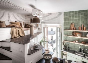 17m2-es mini lakás elképesztően ötletesen berendezve, okos megoldásokkal többszörözve a kis területet