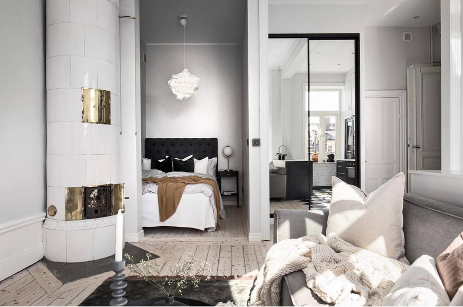 Fekete-fehér dekorációval nagyon hangulatosan kialakított 35m2-es lakás, hálófülkével, erkéllyel Fekete-fehér dekorációval nagyon hangulatosan kialakított 35m2-es lakás, hálófülkével, erkéllyel