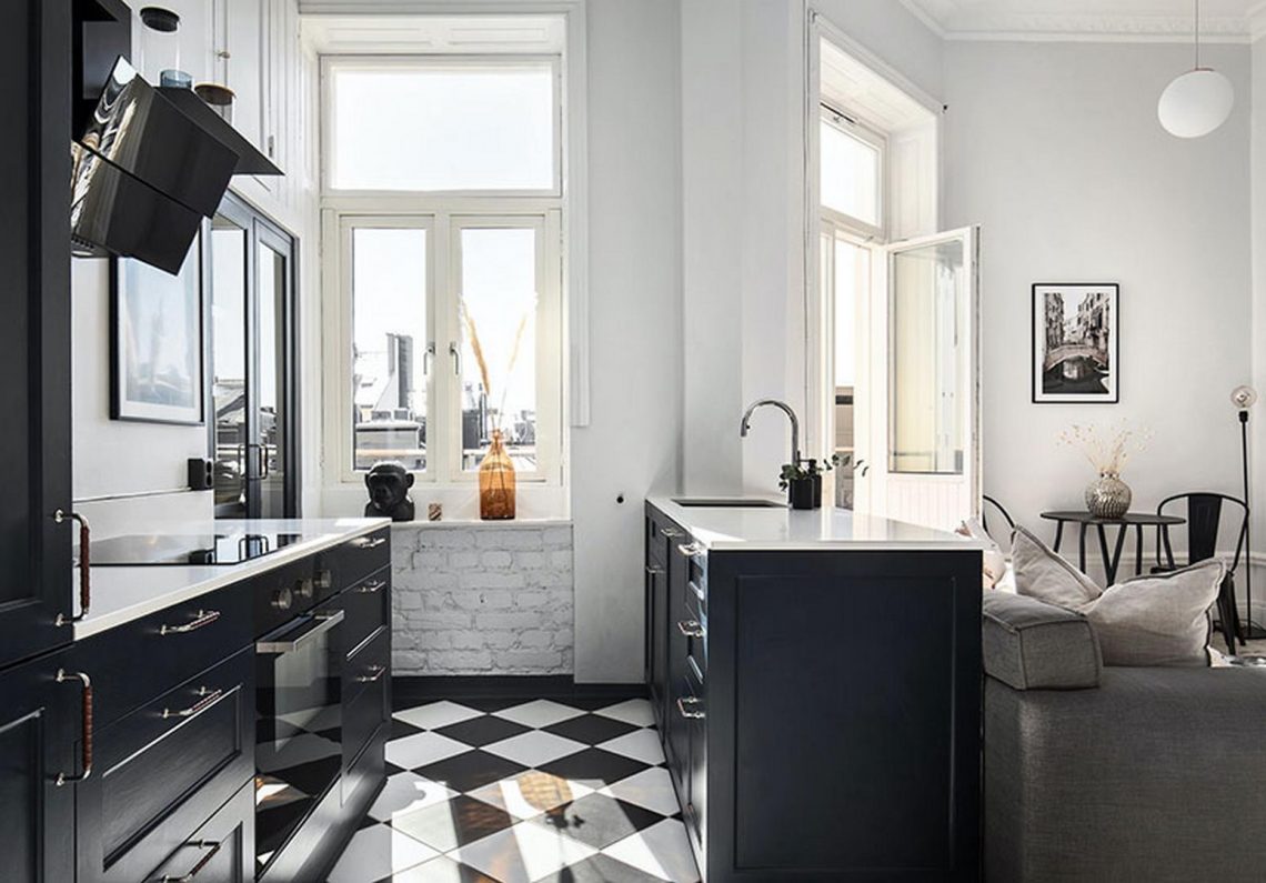 Fekete-fehér dekorációval nagyon hangulatosan kialakított 35m2-es lakás, hálófülkével, erkéllyel