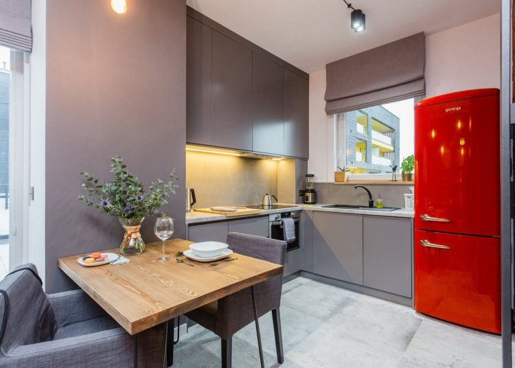 Modern legénylakás 39m2-en külön hálószobával, loft stílusban berendezve