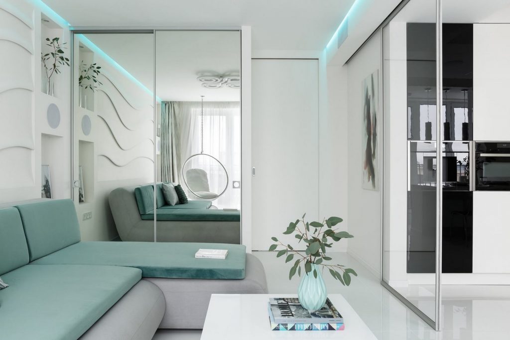 Fehér a tulajdonos kedvenc színe, modern, látványos enteriőrt tervezett otthonában a lakberendező