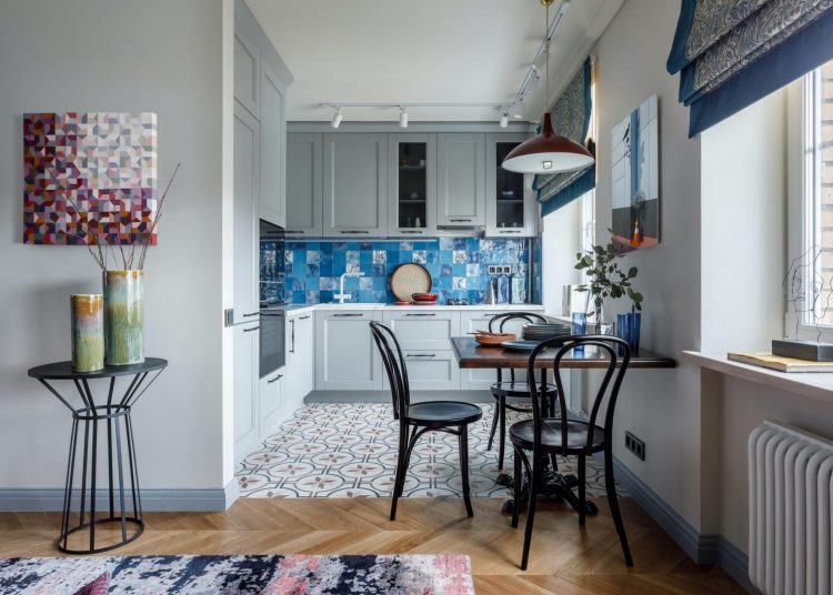 Új, szép dekoráció régi lakásban - házaspár 48m2-es, kétszobás otthona