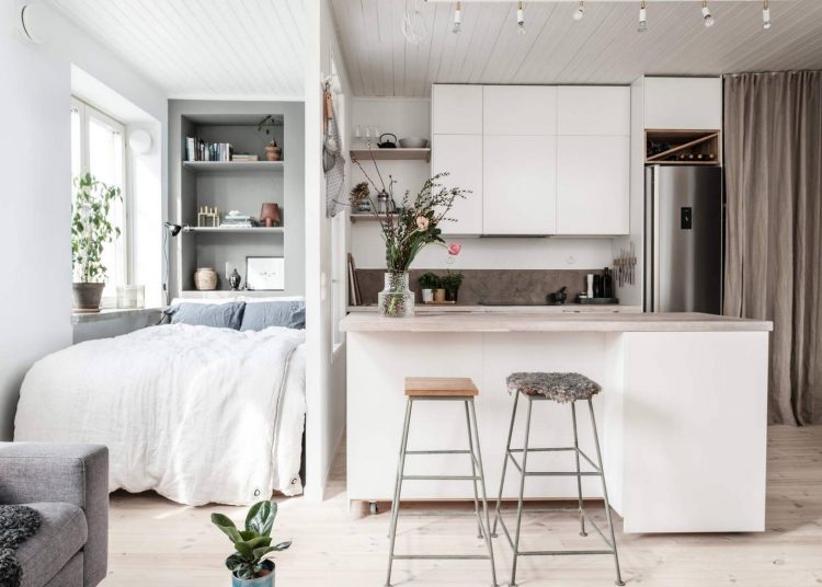 Ablakos belső fal mint praktikus térelválasztó háló kialakításához, egyszobás lakásokban