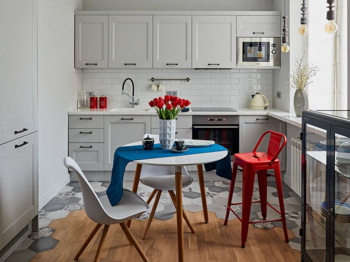 Kényelmes elosztás, színek használata kiegészítőkkel 37m2-en, hangulatos, bájos otthon