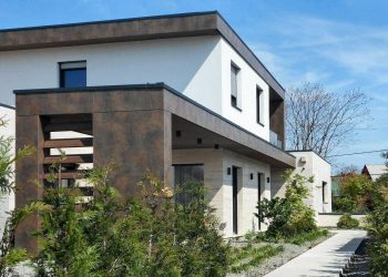 Új, kétszintes családi ház Csepelen / SzeRaKo Csoport Építésziroda