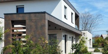 Új, kétszintes családi ház Csepelen / SzeRaKo Csoport Építésziroda