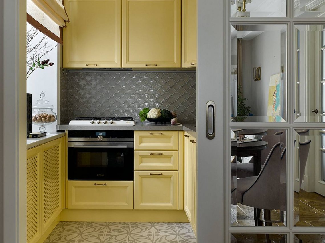 Szép lakás sárga konyhával, elegáns részletek 45m2-en - öreg lakás igényes felújítása, stílusos, időtlen enteriőr