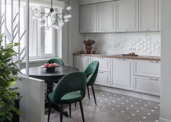 Fiatal hölgy 56m2-es lakása mély, világos, lágy és semleges színek kombinációjával