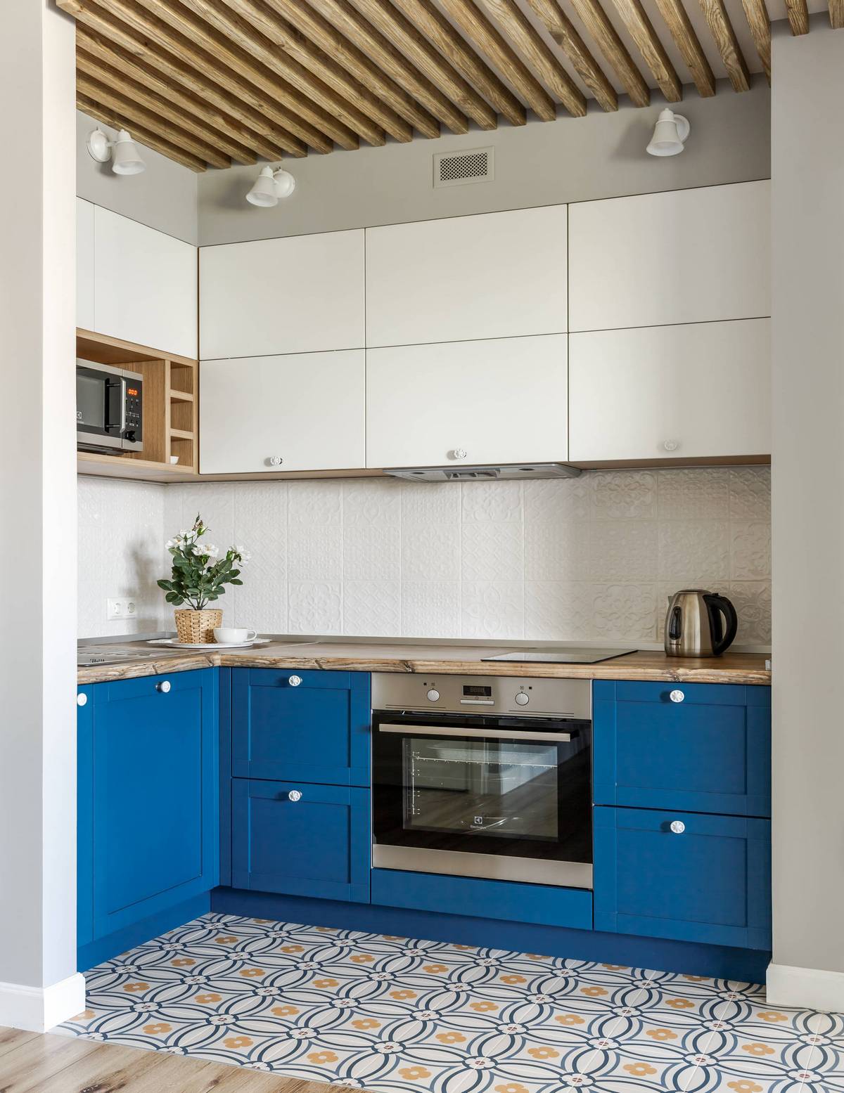 Régi lakás 40m2-es területének logikus és praktikus átalakítása egyszerűen, ízlésesen Régi lakás 40m2-es területének logikus és praktikus átalakítása egyszerűen, ízlésesen