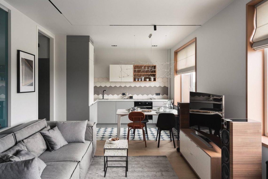 Fiatal férfi 37m2-es lakása modern világítással, belső panoráma ablakos, megemelt hálószobával