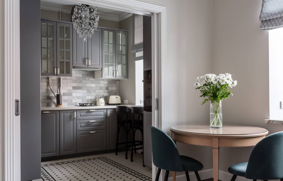 Hölgy belvárosi 53m2-es lakásának szép felújítása az alaprajz optimalizálásával