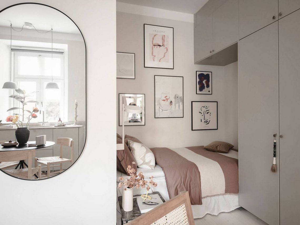 Otthonos, meleg hangulat lágy szürke árnyalatokkal, nagyon praktikusan berendezett, elegáns kis lakás