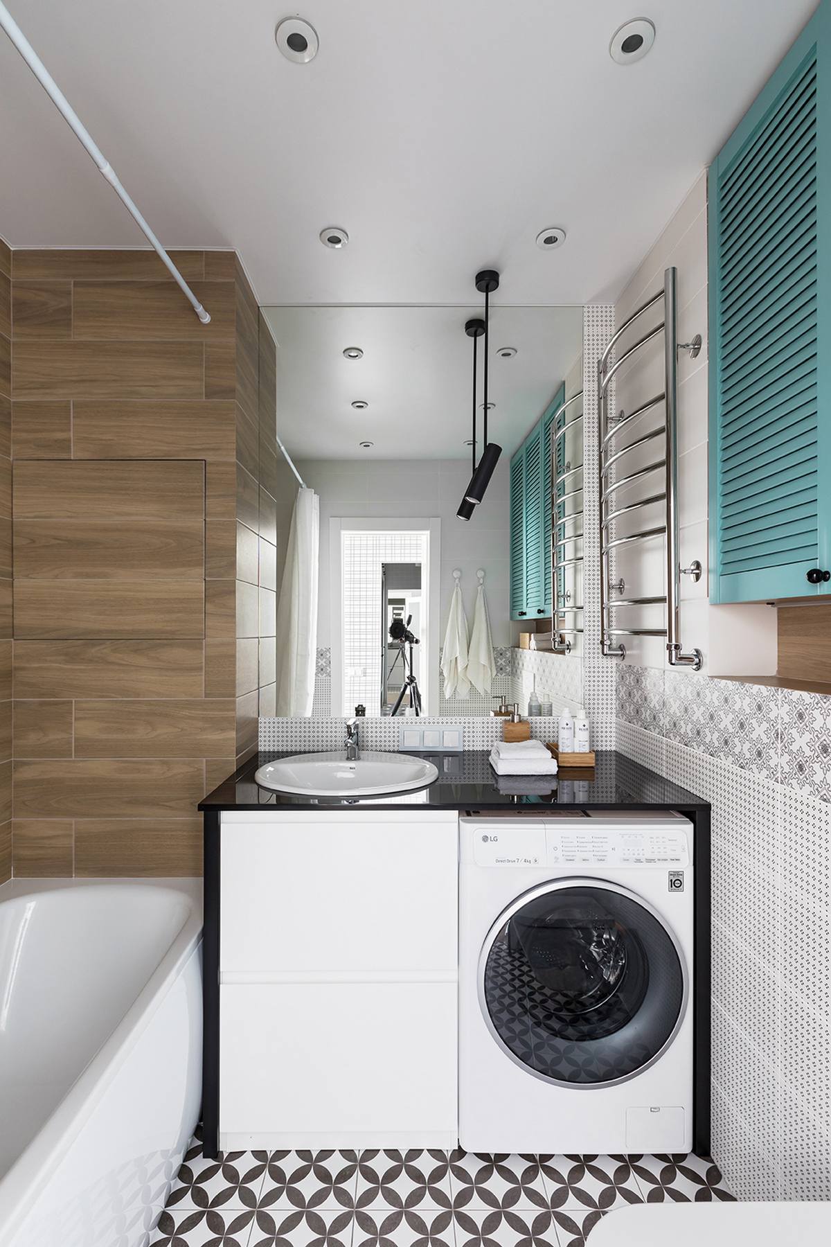 Gyermeket még nem tervező fiatal pár 45m2-es lakásának kialakítása, üvegfallal leválasztott hálóval