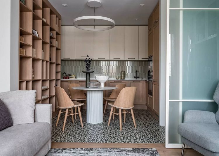 45m2 sokkal használhatóbb kialakítással - eltolható üvegfallal optimalizált nappali és konyha helyiségek