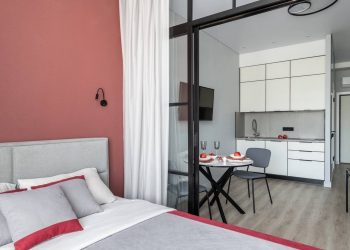 Keskeny egyszobás lakás logikus, kényelmes berendezése - hogyan lett élhetőbb a 31m2-es stúdiólakás