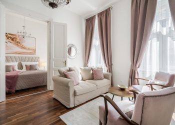 Nagypolgári lakás a VII. kerület egyik csendes utcájában - nyugodt, elegáns dekorációval