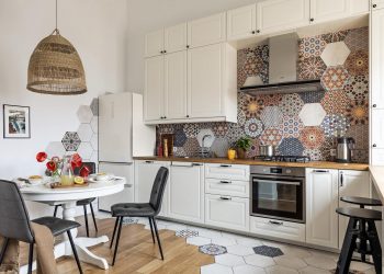 Szuper tetőtéri lakás IKEA konyhával, két szinten