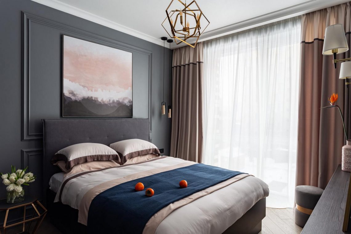 42m2-es lakás mely nagyon elegáns és otthonos - meleg szürke árnyalatok, rejtett tárolórendszerek