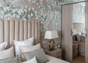 Nőies lakberendezés szép freskó dekorációval, lágy színekkel 40m2-es lakásban