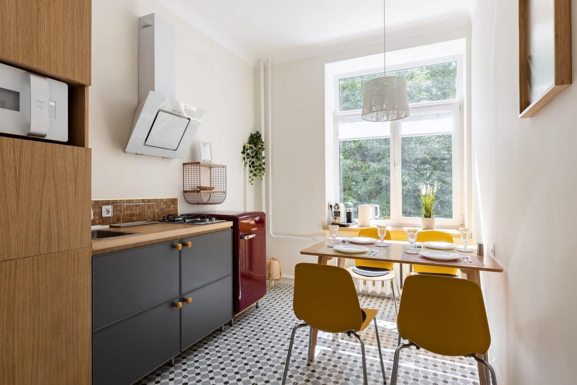 IKEA és régi bútorok együtt egy nagyon egyszerűen és hangulatosan berendezett 34m2-es lakásban