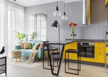 Fiatal lány stílusos otthona sárga konyhával - 43m2-en modern berendezés színes elemekkel