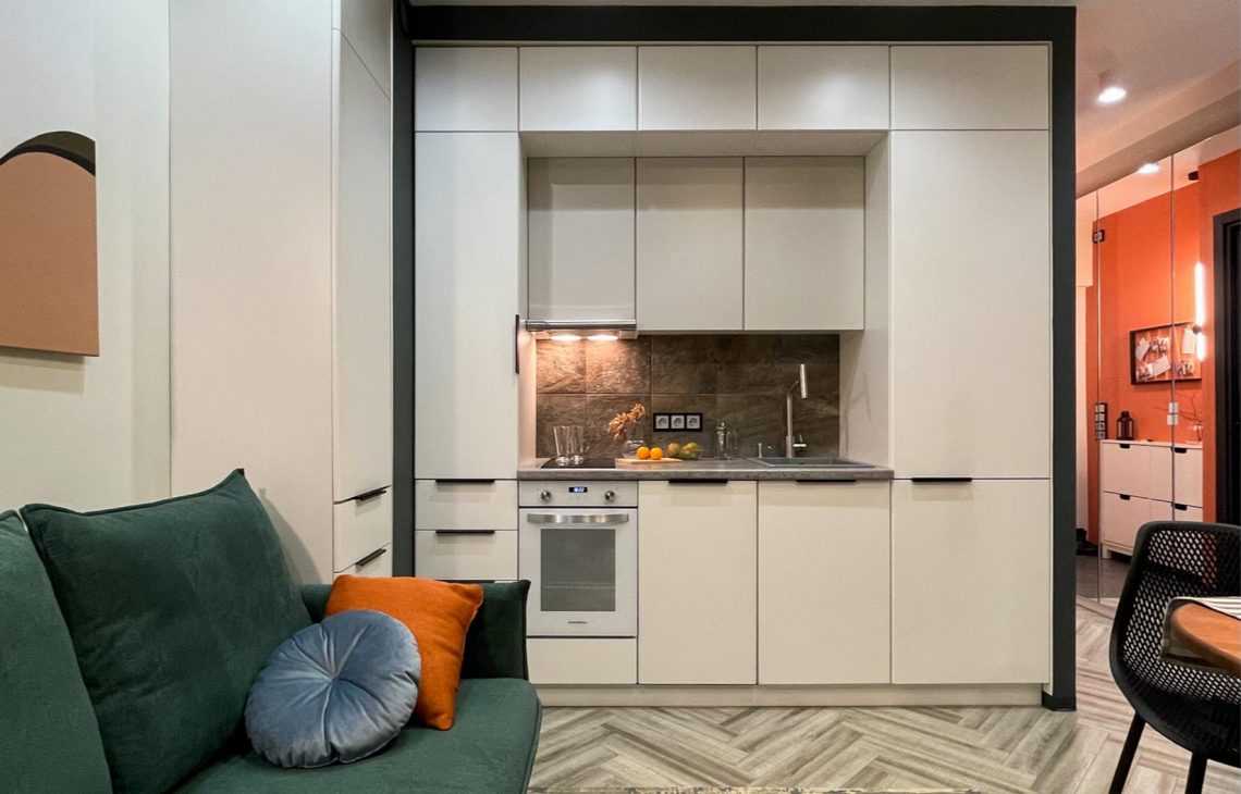 Tökéletes elosztás, stílusos és kényelmes berendezés egy mini lakásban - 25m2-es ingatlan jól átgondolt felújítása