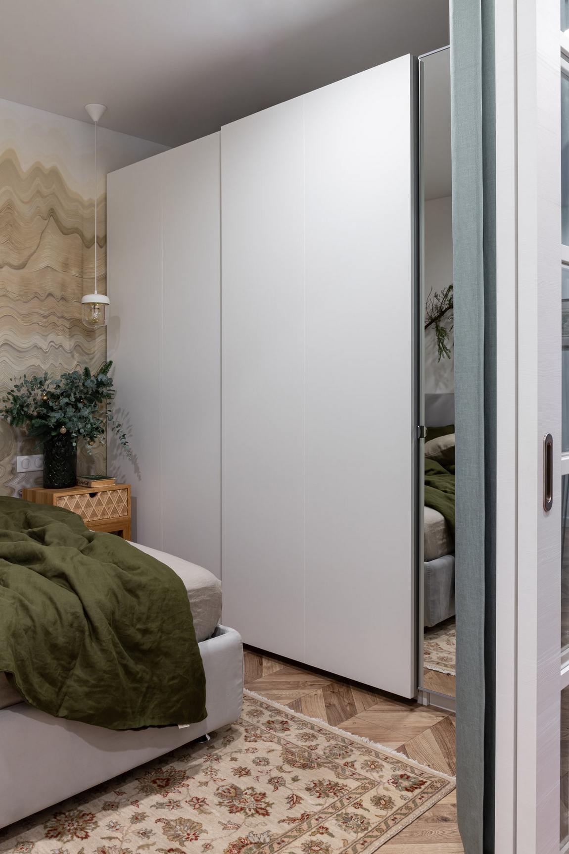 Egyszobás lakást modern kétszobássá alakított át a fiatal család 43m2-en Egyszobás lakást modern kétszobássá alakított át a fiatal család 43m2-en