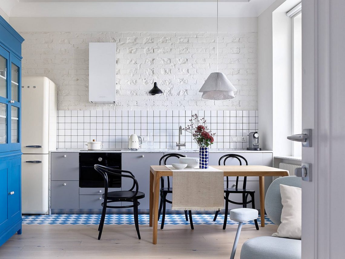 Hogyan lett egy régi bérház 56m2-es lakása modern és stílusos - berendezés a régi hangulat megőrzésével