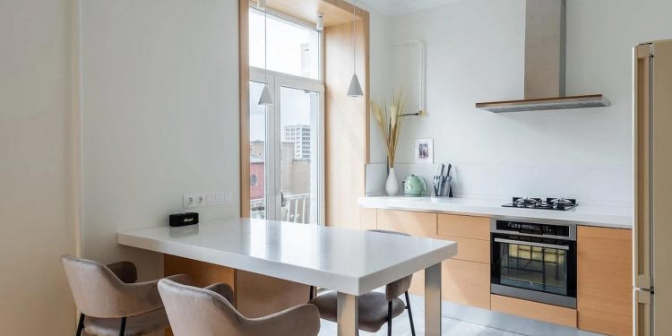 Könnyed, minimalista lakberendezés 54m2-en - fiatal férfi új otthona az alaprajz átalakításával
