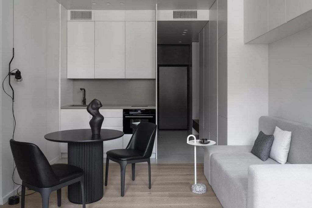 Modern, minimalista berendezés 30m2-es új építésű kis lakásban, fiatal férfi otthona