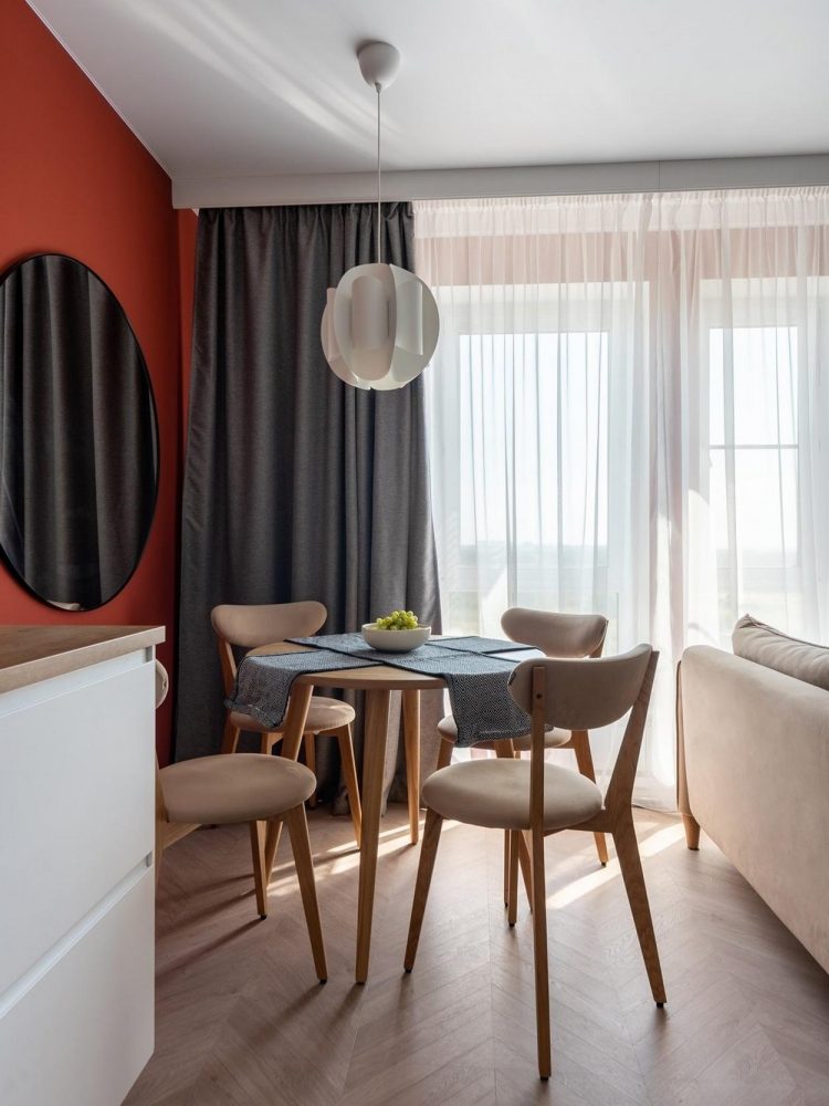 Modern és divatos berendezés 32m2-en - ötletes elrendezés, színes ...