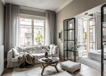 Otthonos, nyitott, szépen berendezett 40m2-es lakás, látványos üveg térelválasztással