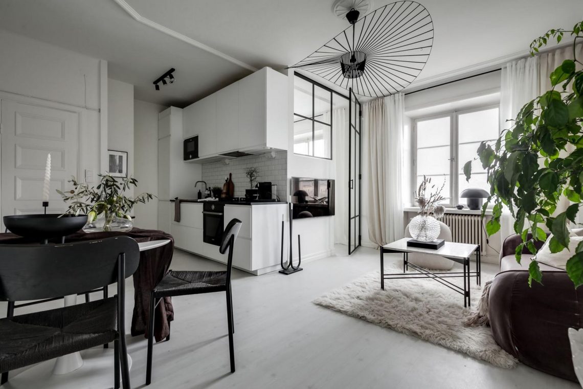 Stílusos fekete-fehér színpaletta, nyitott tér, pici hálószoba hatalmas üveg ajtóval - 38m2-es lakás skandináv lakberendezéssel