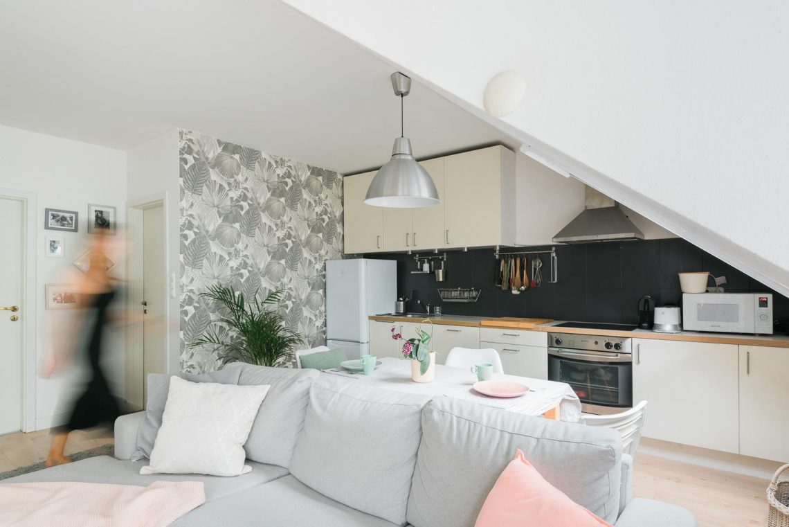 Extravagáns 62 m2-es tetőtéri lakás a Corvin negyedben, skandináv stílusban felújítva