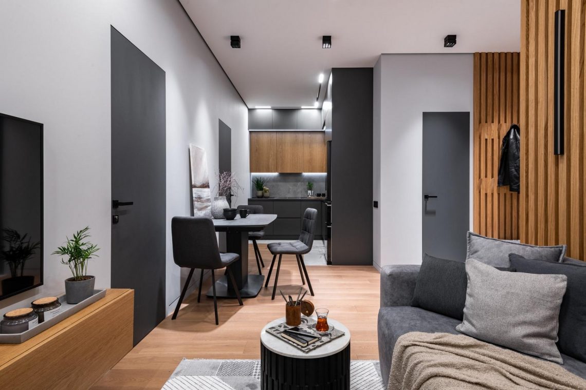 Hogyan változtattak az alaprajzon egy 58m2-es lakásban, hogy elférjen három szoba és egy gardrób