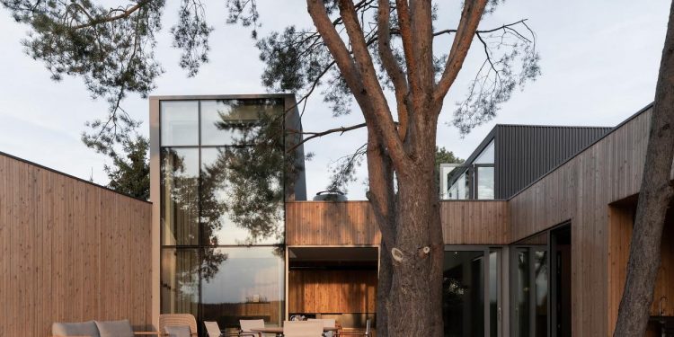 Tóparti terasz és ház, Konin, Lengyelország. Alkalmazott rendszerek: MB-86 ST, MB-SR50N