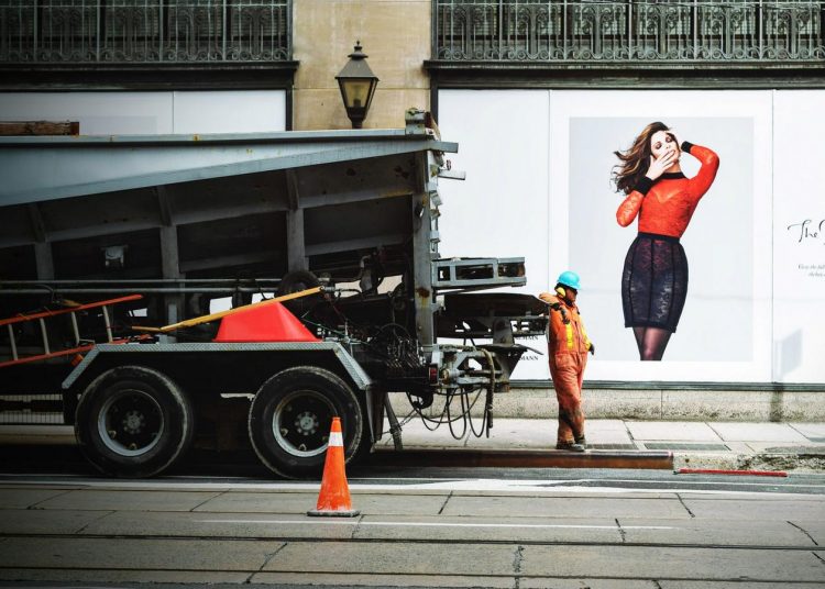 A munkaruházat evolúciója: funkcionalitástól a divatig