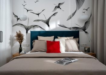 55m2-es kétszobás lakás nem szokványos berendezése - érdekes grafikus elemek és színek