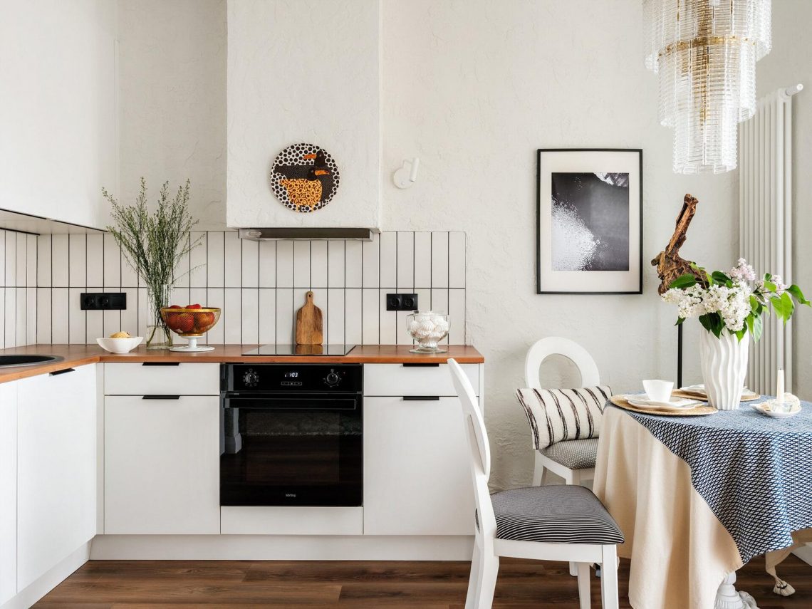 Fiatal lány aranyos kis lakása - egyszerű, kényelmes berendezés 40m2-en