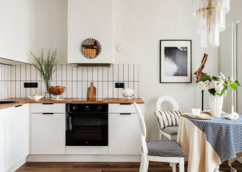 Fiatal lány aranyos kis lakása - egyszerű, kényelmes berendezés 40m2-en