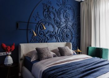 Boltíves ajtók, szép faldekoráció díszlécekkel egy 54m2-es lakásban - házaspár kétszobás otthona